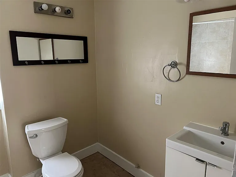5105 Crawford St #2 — Photo 6