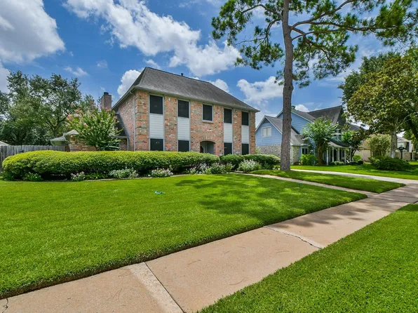 1002 Mill Run Dr, Sugar Land, TX 77498