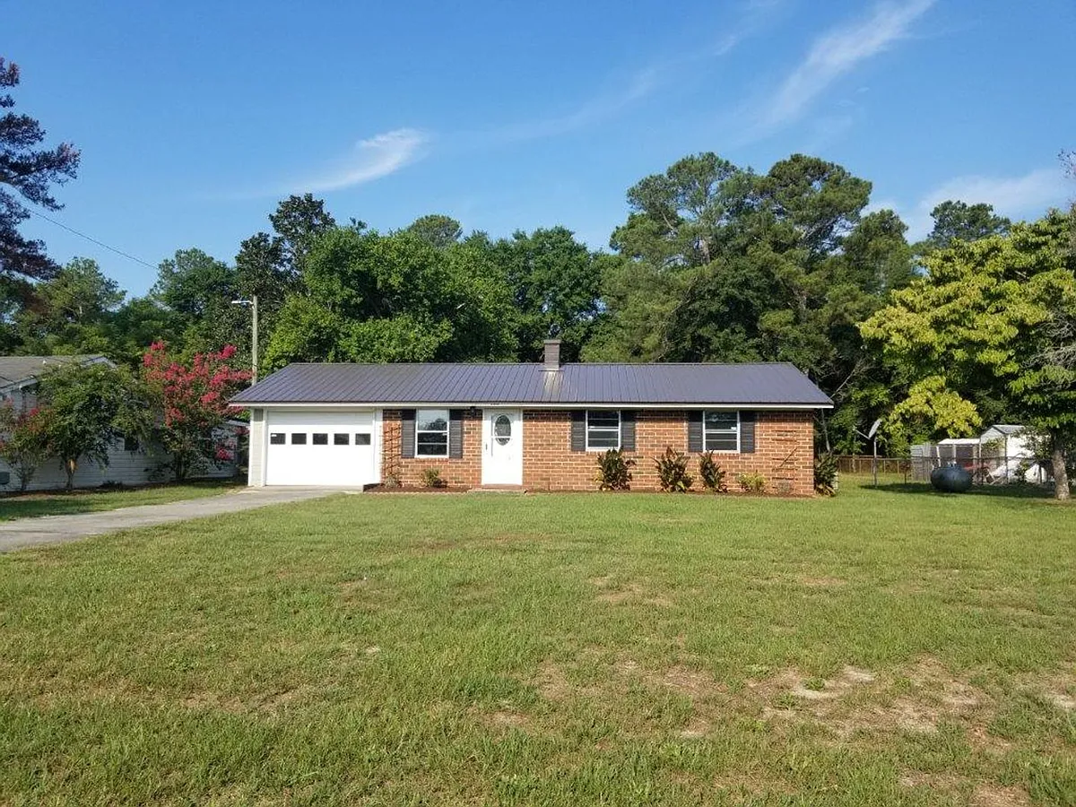 Photo 1 of 13 - 7001 Comet Dr - Goldsboro, NC Primary Photo - 7001 Comet Dr