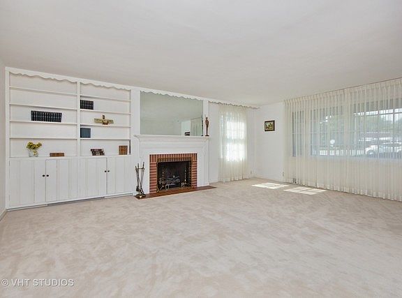 4th image of 2547 Crystal Dr
