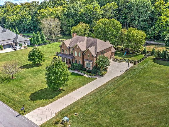 3rd image of 4905 Buds Farm Ln W