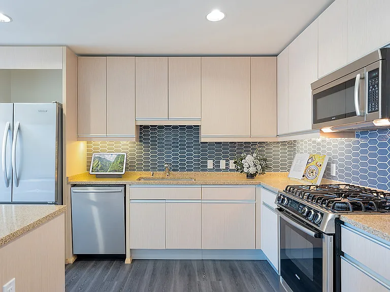 360 Residences — Photo 13