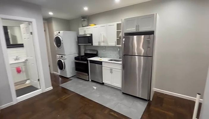 1st image of 30 W 181st St #D