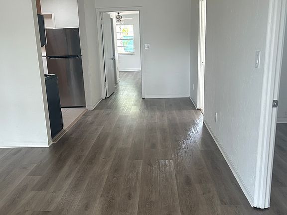 3rd image of 741 40th Ave NE