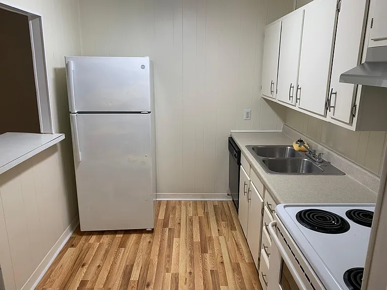 606 Division St #6 — Photo 2