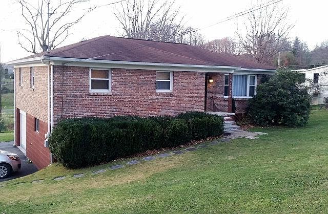 1st image of 124 Oakdale Ln