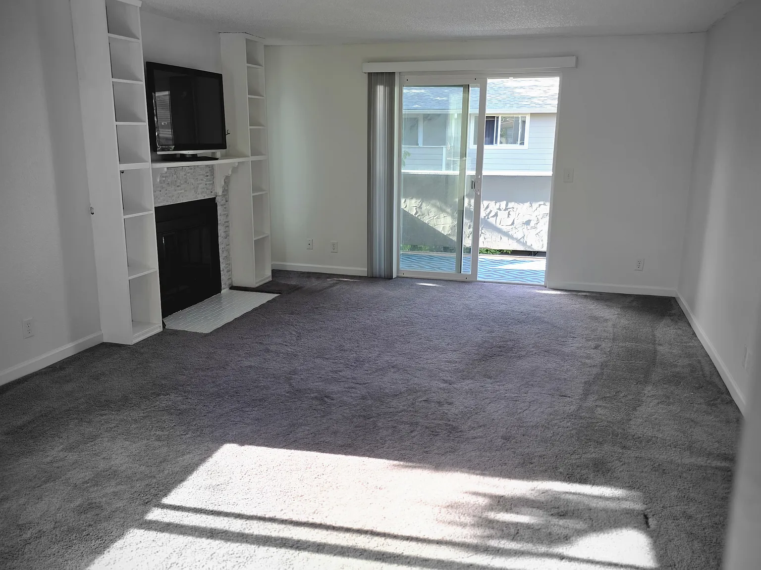 2 bed, 1061 sqft, $2,350 — Photo 3