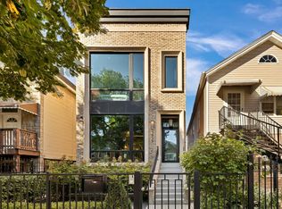 1912 W Erie St, Chicago, IL 60622