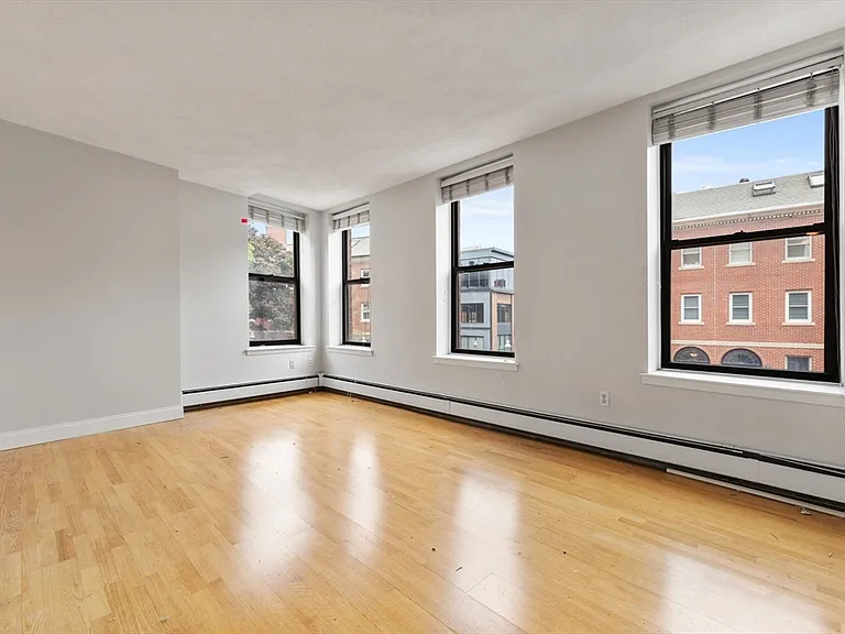 30 Main St #12 — Photo 8