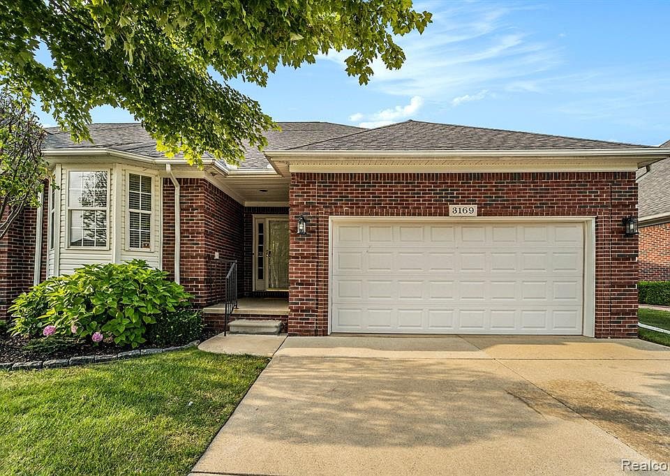 3169 Galaxy Blvd, Sterling Heights, MI 48314 Zillow