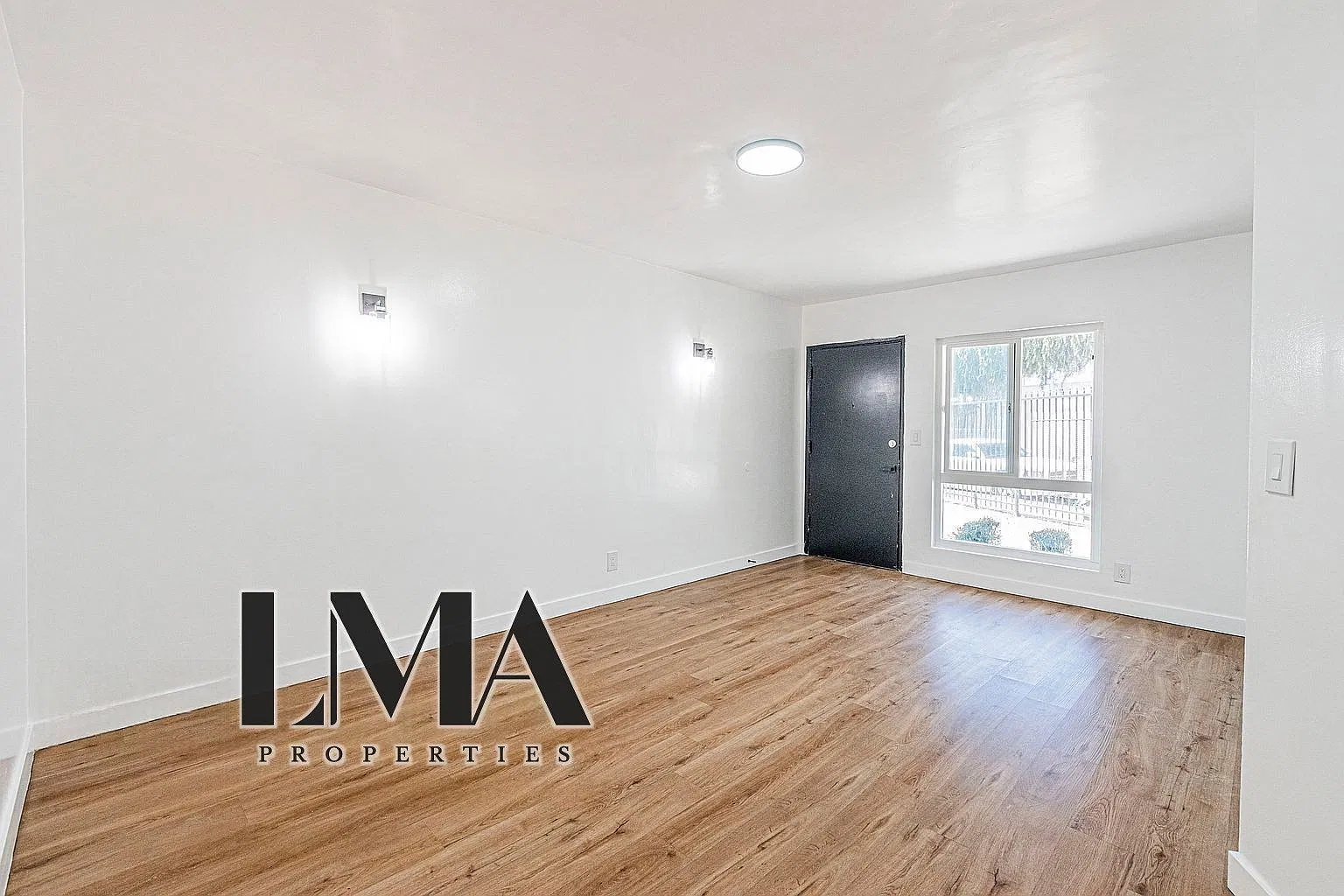 2 bed, 1.0 bath, 700 sqft, $1,995 — Photo 1