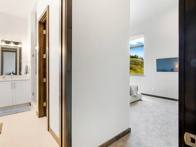 140 Monitor Dr — Photo 37