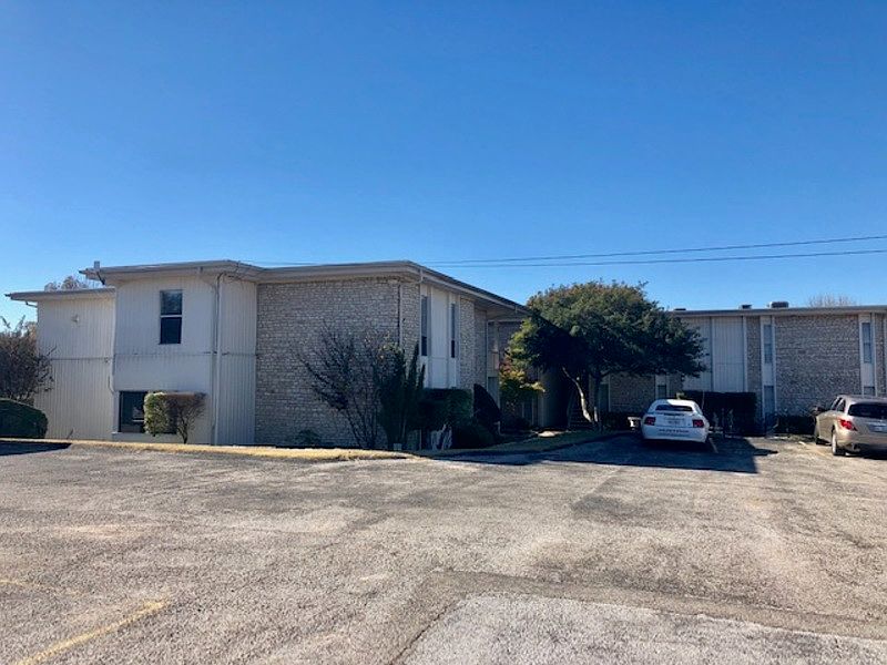 1st image of 4211 Fairway Dr