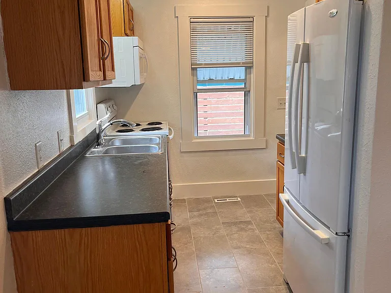 2404 York St — Photo 9