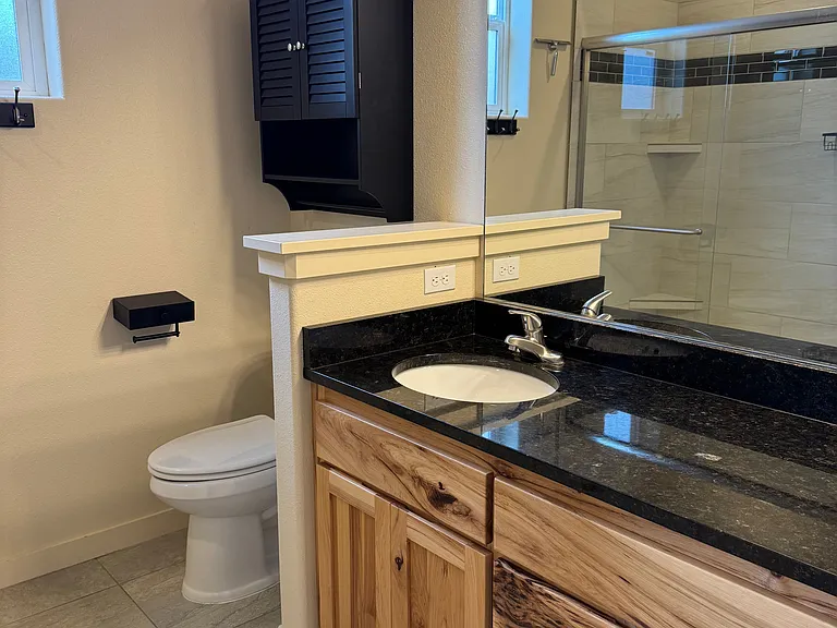 645 Wilson Ave — Photo 10