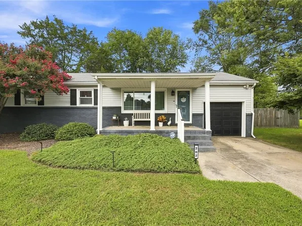 202 Sequoia Rd, Portsmouth, VA 23701