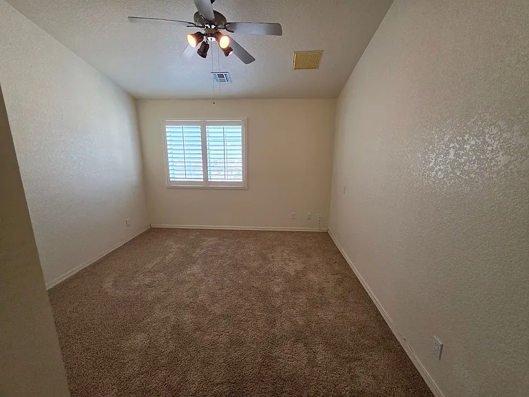 3949 King Rd — Photo 10