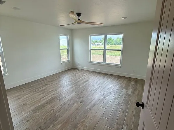 22 Falcon Rd, McAlester, OK 74501