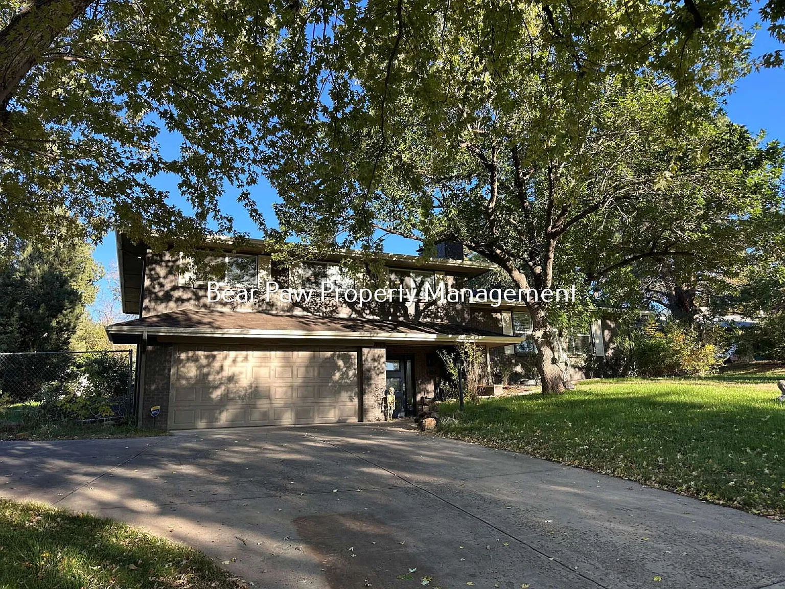 4 bed, 3.5 bath, 2840 sqft, $4,200 — Photo 2
