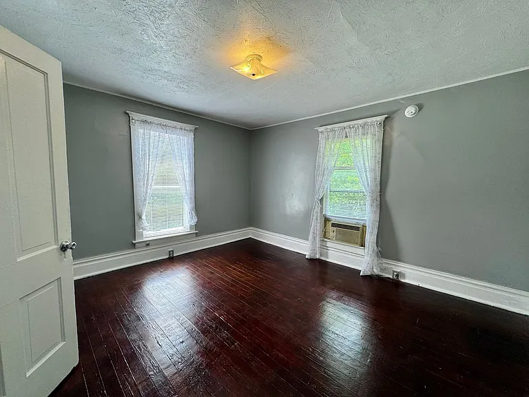 1195 Mineral Ave — Photo 18