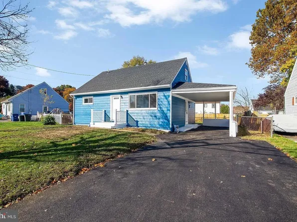 204 Woodpecker Ln, Mount Holly, NJ 08060