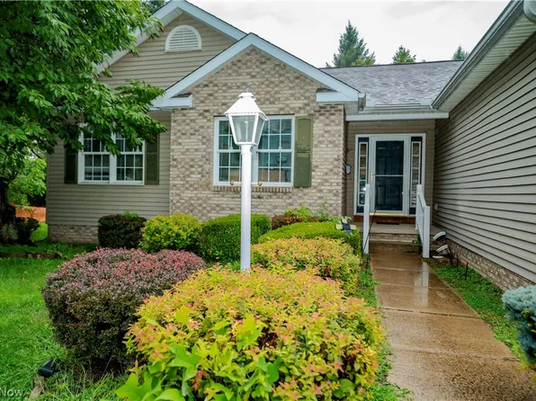 516 Walnut St, Conneaut, OH 44030