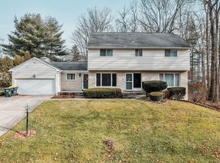 28 Newberry Dr, Endicott, NY 13760