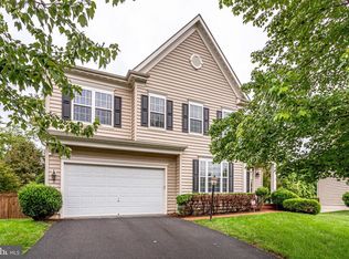 103 Madison Ridge Ln, Herndon, VA 20170