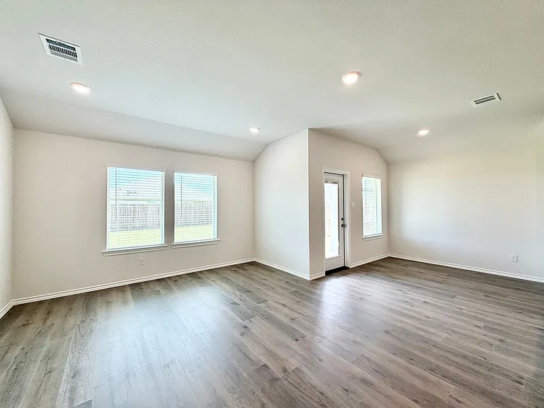 1116 Riverbrook Ln — Photo 25