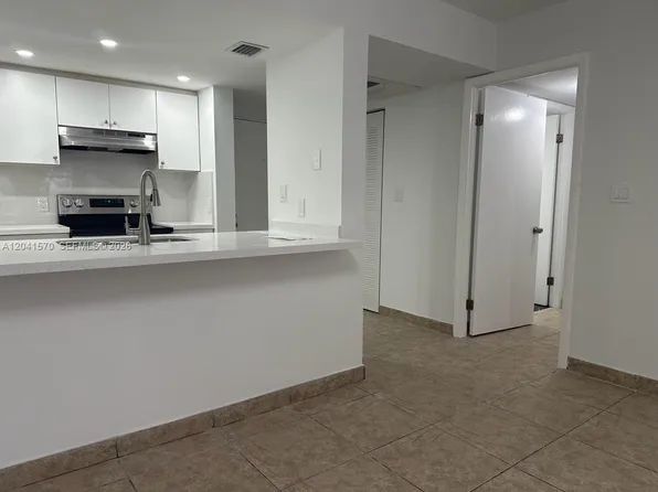8100 Geneva Ct APT 142, Doral, FL 33166