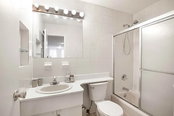 Rented by Oxford Property Group | media 7