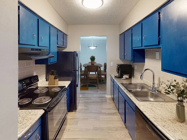 Springhurst East Apartments — Photo 8