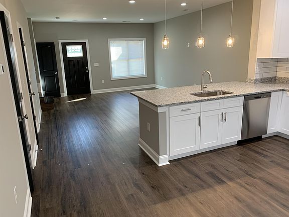 5th image of 123 Emanuel Ct #1
