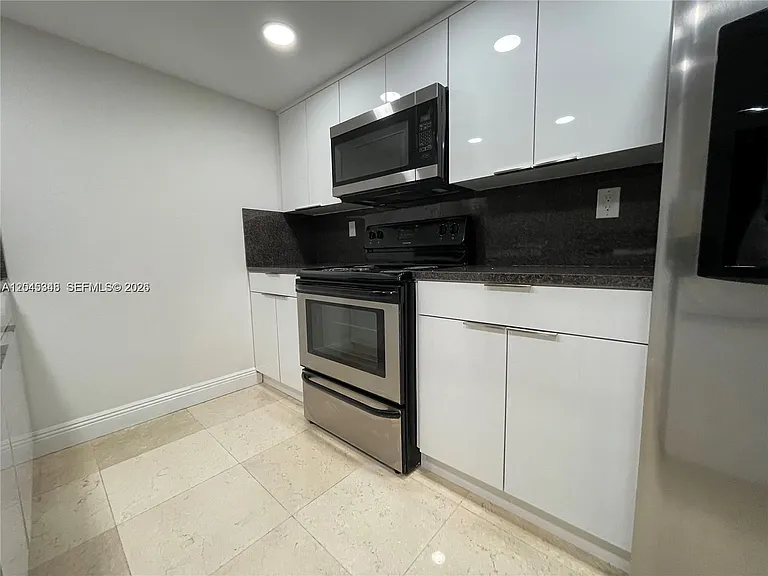 3756 NE 166th St #112 — Photo 12