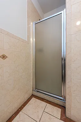 Rented by Nooklyn NYC LLC | media 49