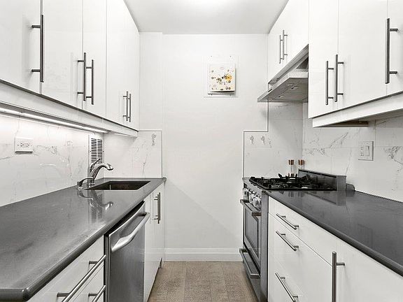 3rd image of 240 E 76th St APT 6S