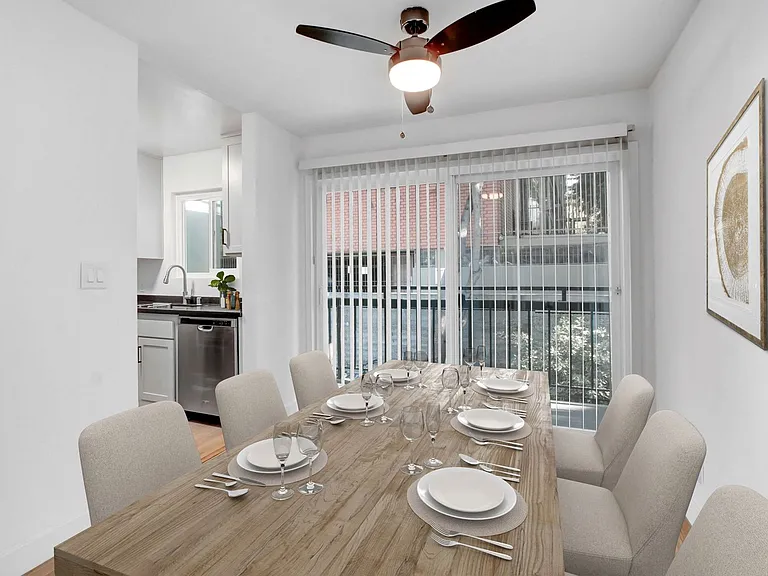 520 Kelton — Photo 10