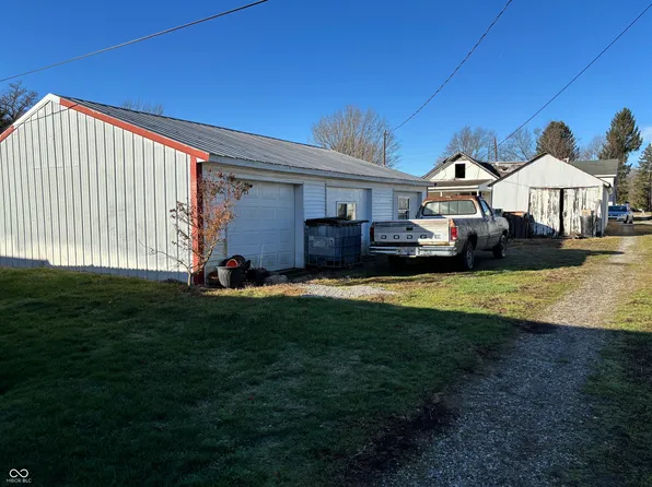 15 S East St, Carthage, IN 46115