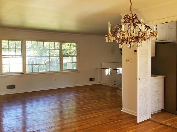 5th image of 6449 Johns Rd