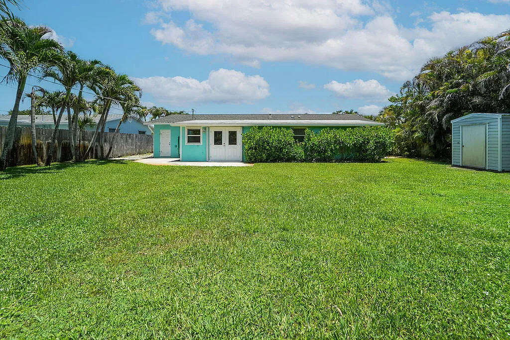 3 bed, 2.0 bath, 1905 sqft, $3,000 — Photo 3