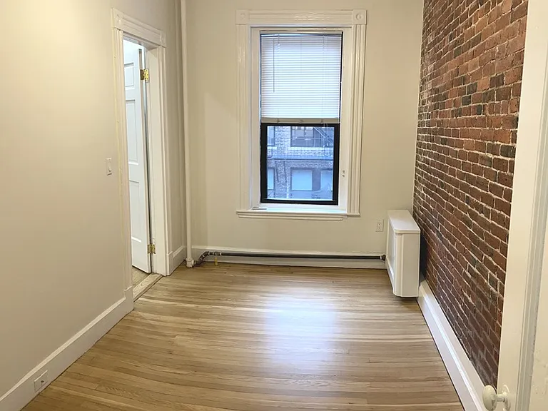 174 Newbury St #4 — Photo 2