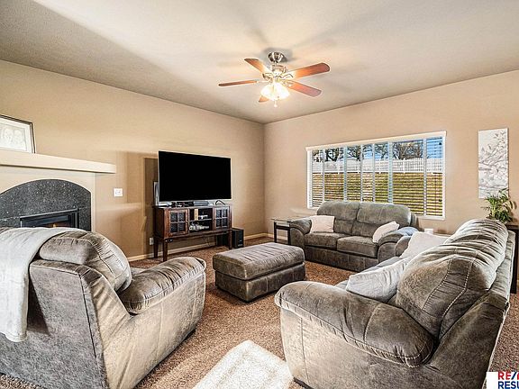 4th image of 20312 Crystal Ave