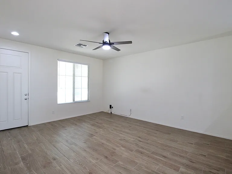 17864 W Paraiso Dr — Photo 9