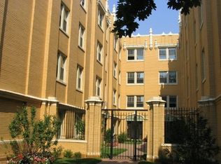 1929B Grove Ave APT 303, Berwyn, IL 60402