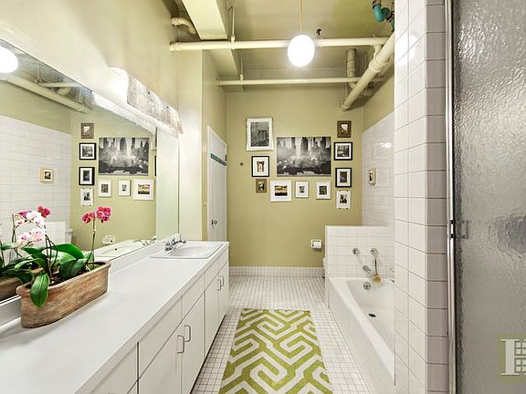 4th image of 356 W 36th St #5S