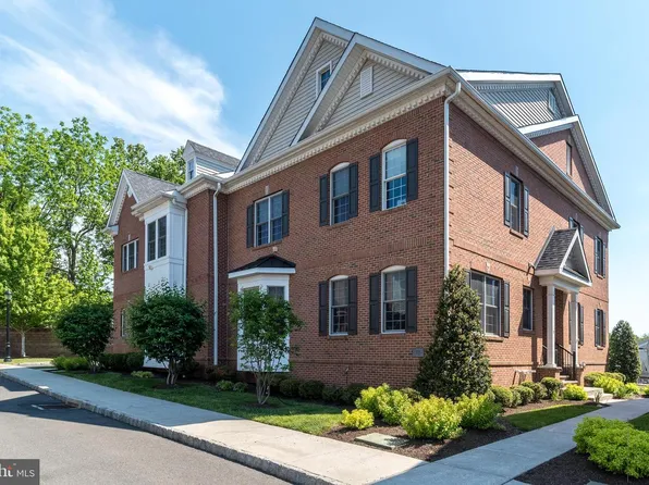 73 Creekview Ln, Yardley, PA 19067