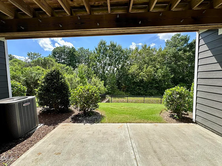 304 Skymont Dr — Photo 28