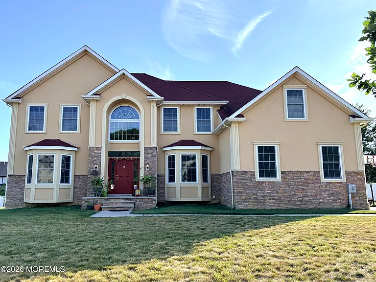 1 Hillcrest Rd — Photo 1