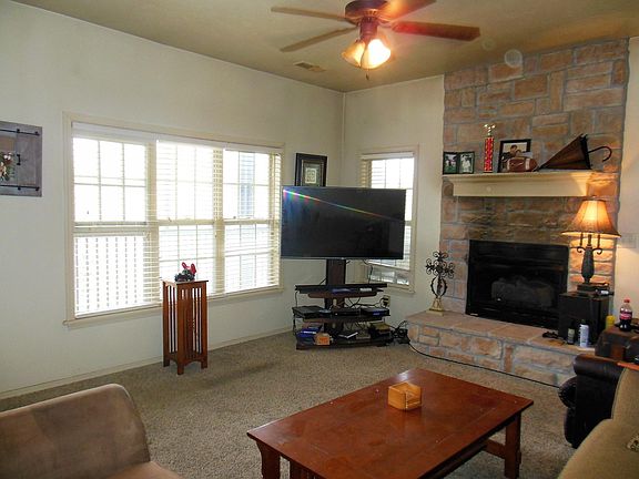 5th image of 1221 Golf Dr