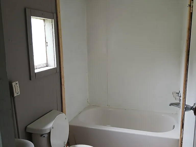 Estate Rd — Photo 1